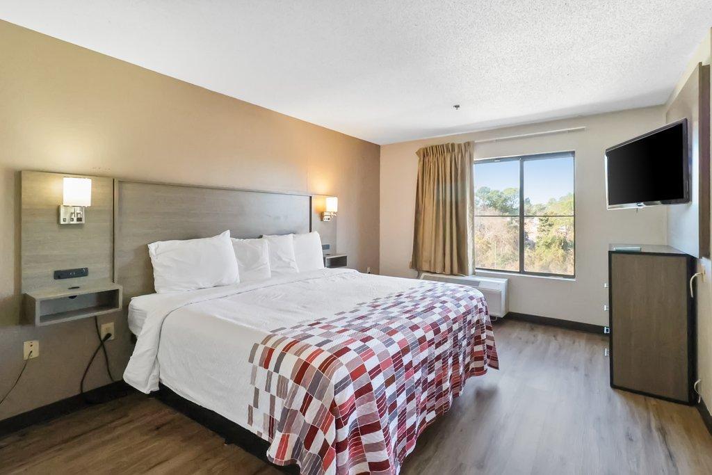 Red Roof Inn & Suites Fayetteville-Fort Bragg Экстерьер фото